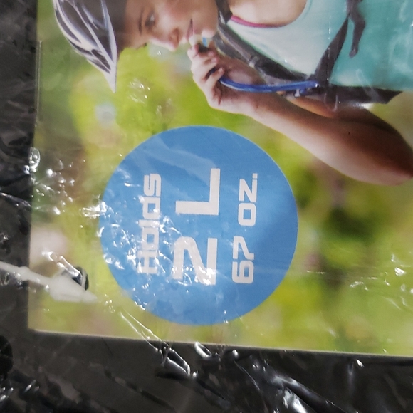 ADURO SPORT HYDRO-PRO 2L (67 oz) Hydration Backpack!! - Picture 9 of 9
